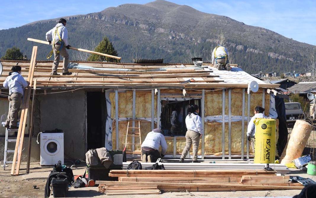 Avanza la construcción de viviendas sustentables en Bariloche | PRESENTE RSE