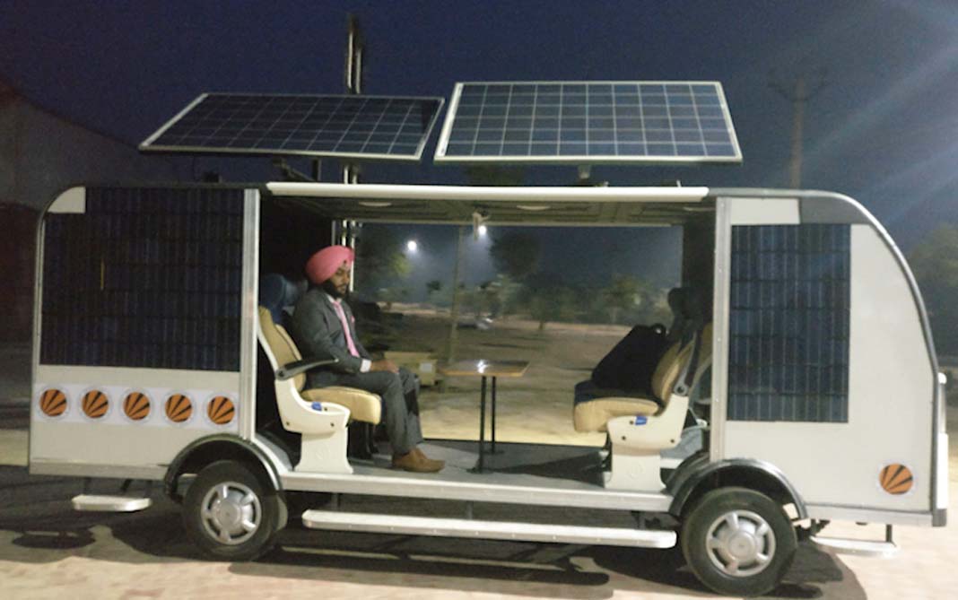 Primer autobús solar autónomo en la India PRESENTE RSE