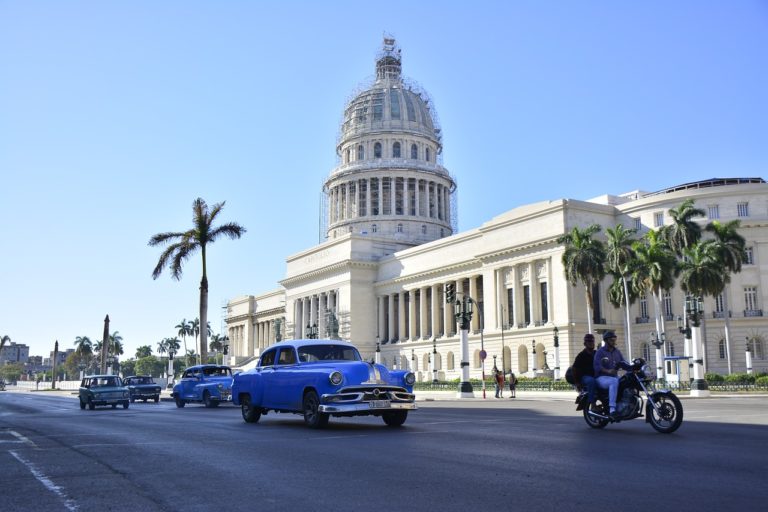 Amadeus, diez años de compromiso con el desarrollo de la educación, salud y turismo en Cuba