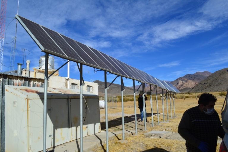 Moura: Baterías solares para dar energía a una escuela rural de San Juan